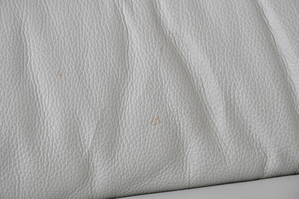 中古　IDC大塚家具取り扱い　himolla(ヒモラ)　ハーゲン　model.9805　総革張りの3人掛けソファ　定価約49万円　(R-087020)