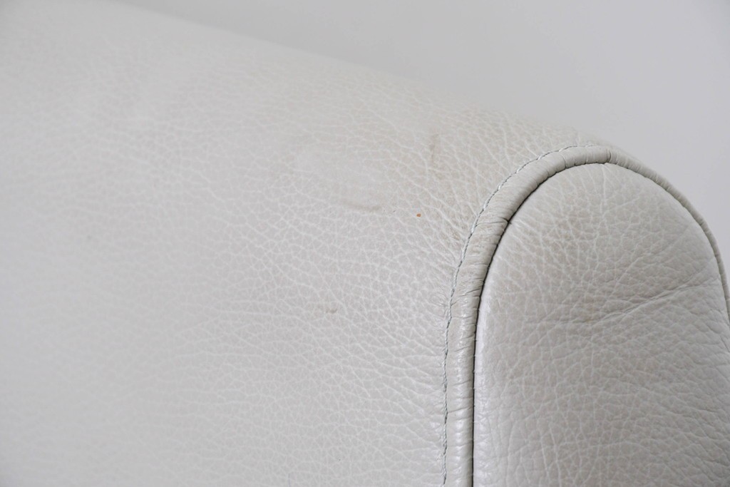 中古　IDC大塚家具取り扱い　himolla(ヒモラ)　ハーゲン　model.9805　総革張りの3人掛けソファ　定価約49万円　(R-087020)