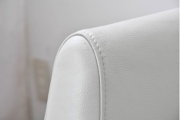 中古　IDC大塚家具取り扱い　himolla(ヒモラ)　ハーゲン　model.9805　総革張りの3人掛けソファ　定価約49万円　(R-087020)