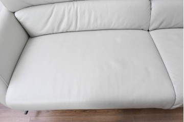 中古　IDC大塚家具取り扱い　himolla(ヒモラ)　ハーゲン　model.9805　総革張りの3人掛けソファ　定価約49万円　(R-087020)