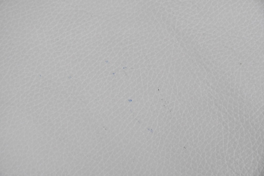 中古　IDC大塚家具取り扱い　himolla(ヒモラ)　ハーゲン　model.9805　総革張りの3人掛けソファ　定価約49万円　(R-087020)