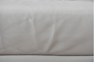 中古　IDC大塚家具取り扱い　himolla(ヒモラ)　ハーゲン　model.9805　総革張りの3人掛けソファ　定価約49万円　(R-087020)