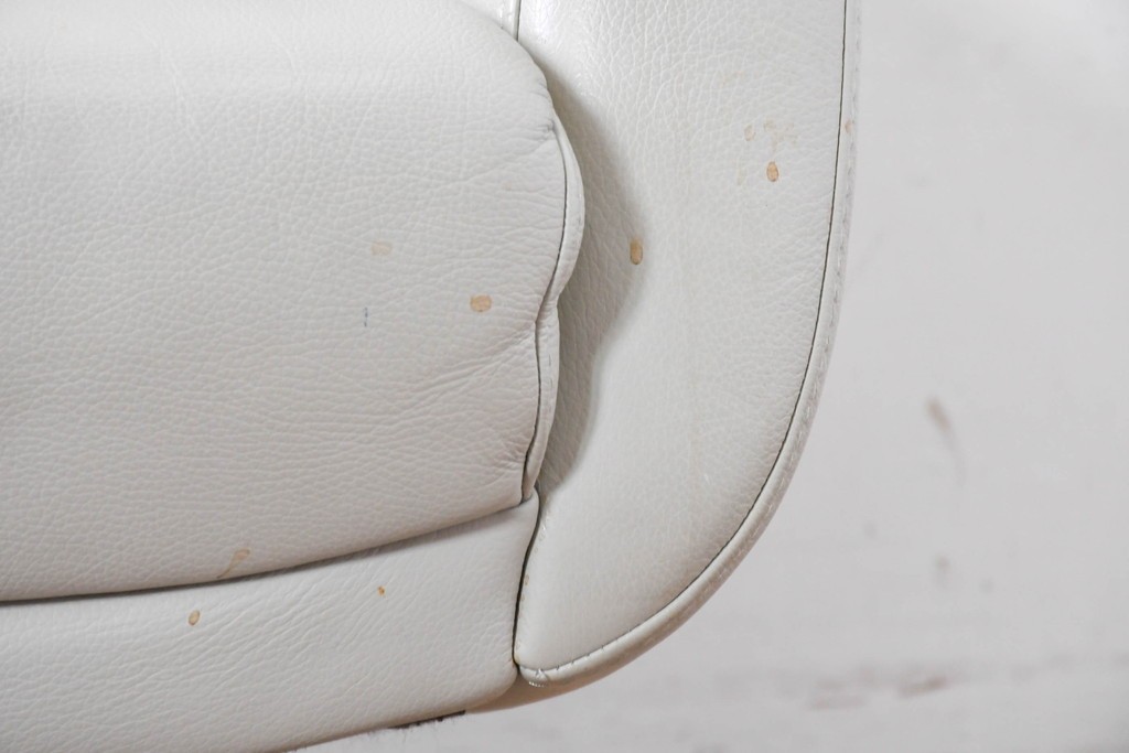 中古　IDC大塚家具取り扱い　himolla(ヒモラ)　ハーゲン　model.9805　総革張りの3人掛けソファ　定価約49万円　(R-087020)