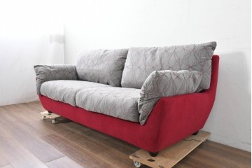 新古　未使用展示品　超美品　HUKLA Classic(フクラ)　CLIVIA(クリビア)　FF- 2003/FC-2614　曲線的フォルムと大胆な配色が目を引く2.5人掛けソファ　定価約53万円　(R-087021)