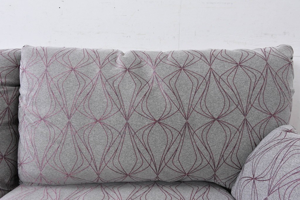 新古　未使用展示品　超美品　HUKLA Classic(フクラ)　CLIVIA(クリビア)　FF- 2003/FC-2614　曲線的フォルムと大胆な配色が目を引く2.5人掛けソファ　定価約53万円　(R-087021)