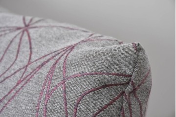 新古　未使用展示品　超美品　HUKLA Classic(フクラ)　CLIVIA(クリビア)　FF- 2003/FC-2614　曲線的フォルムと大胆な配色が目を引く2.5人掛けソファ　定価約53万円　(R-087021)