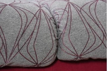 新古　未使用展示品　超美品　HUKLA Classic(フクラ)　CLIVIA(クリビア)　FF- 2003/FC-2614　曲線的フォルムと大胆な配色が目を引く2.5人掛けソファ　定価約53万円　(R-087021)