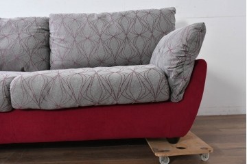 新古　未使用展示品　超美品　HUKLA Classic(フクラ)　CLIVIA(クリビア)　FF- 2003/FC-2614　曲線的フォルムと大胆な配色が目を引く2.5人掛けソファ　定価約53万円　(R-087021)