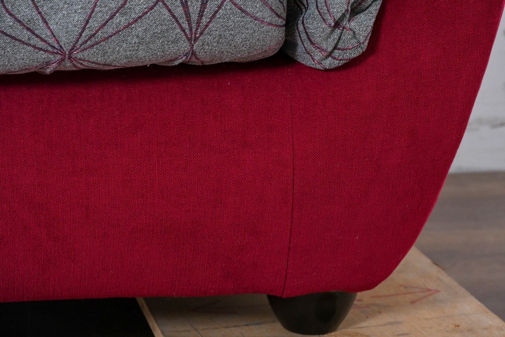 新古　未使用展示品　超美品　HUKLA Classic(フクラ)　CLIVIA(クリビア)　FF- 2003/FC-2614　曲線的フォルムと大胆な配色が目を引く2.5人掛けソファ　定価約53万円　(R-087021)