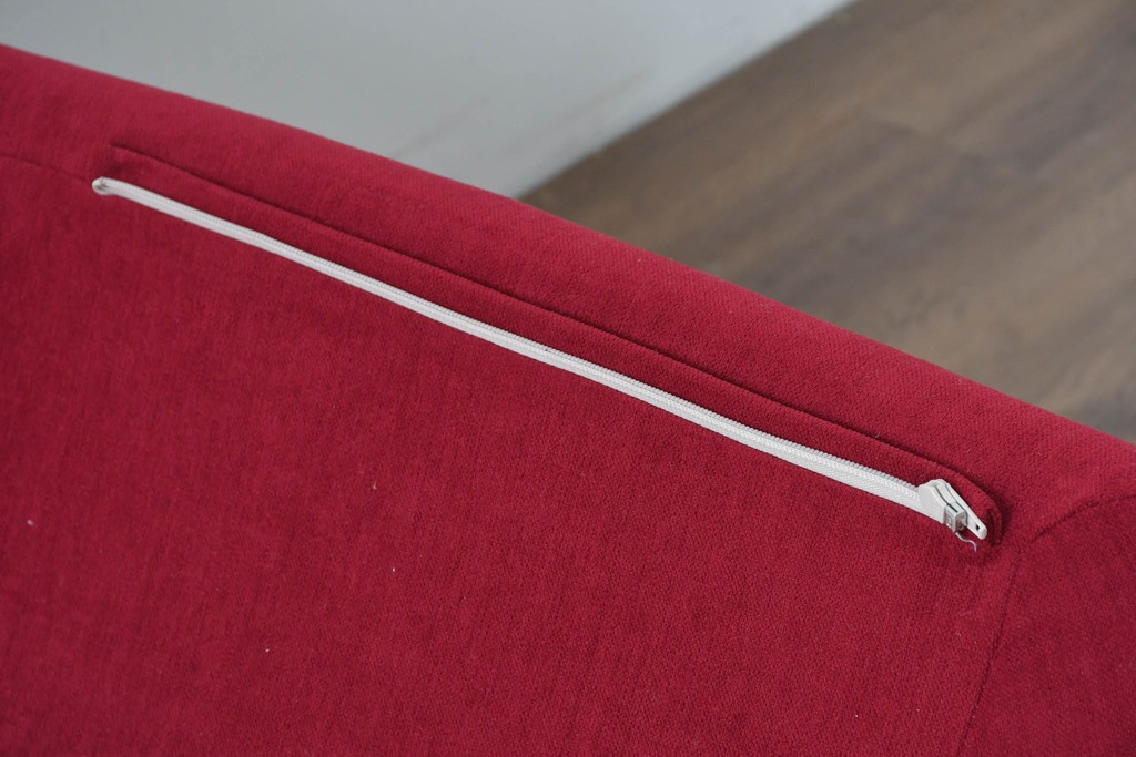 新古　未使用展示品　超美品　HUKLA Classic(フクラ)　CLIVIA(クリビア)　FF- 2003/FC-2614　曲線的フォルムと大胆な配色が目を引く2.5人掛けソファ　定価約53万円　(R-087021)