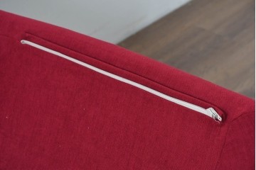 新古　未使用展示品　超美品　HUKLA Classic(フクラ)　CLIVIA(クリビア)　FF- 2003/FC-2614　曲線的フォルムと大胆な配色が目を引く2.5人掛けソファ　定価約53万円　(R-087021)