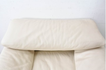 中古　Poltromec(ポルトロメック)社　ジェミニシリーズ　レザー(本革)　包み込まれる座り心地の1人掛けソファ　定価約30万円　(R-087022)