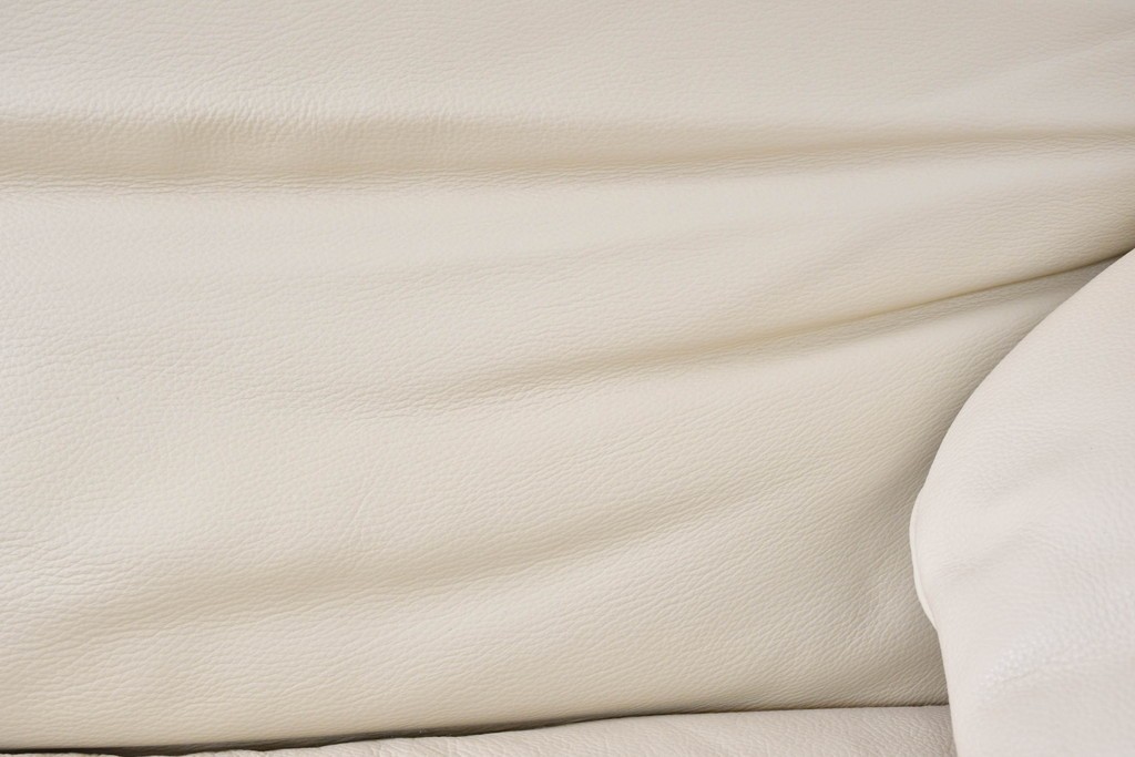 中古　Poltromec(ポルトロメック)社　ジェミニシリーズ　レザー(本革)　包み込まれる座り心地の1人掛けソファ　定価約30万円　(R-087022)