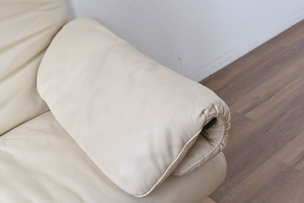 中古　Poltromec(ポルトロメック)社　ジェミニシリーズ　レザー(本革)　包み込まれる座り心地の1人掛けソファ　定価約30万円　(R-087022)