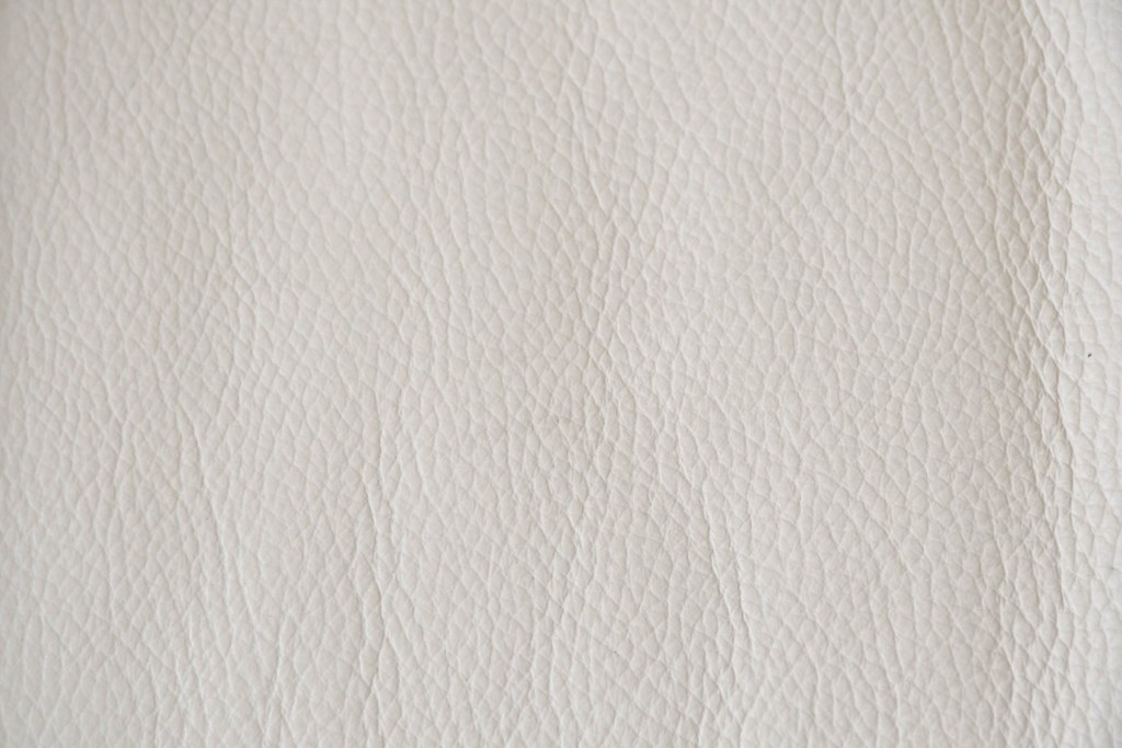 中古　Poltromec(ポルトロメック)社　ジェミニシリーズ　レザー(本革)　包み込まれる座り心地の1人掛けソファ　定価約30万円　(R-087022)