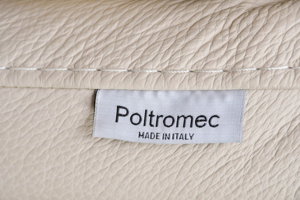 中古　Poltromec(ポルトロメック)社　ジェミニシリーズ　レザー(本革)　包み込まれる座り心地の1人掛けソファ　定価約30万円　(R-087022)