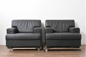 中古　美品　天童木工 最高級ライン　どっしりとしたボリューム感が魅力のT-7230WB-BLイージーチェア2脚セット　定価(2脚合計)約200万円　(R-087023)