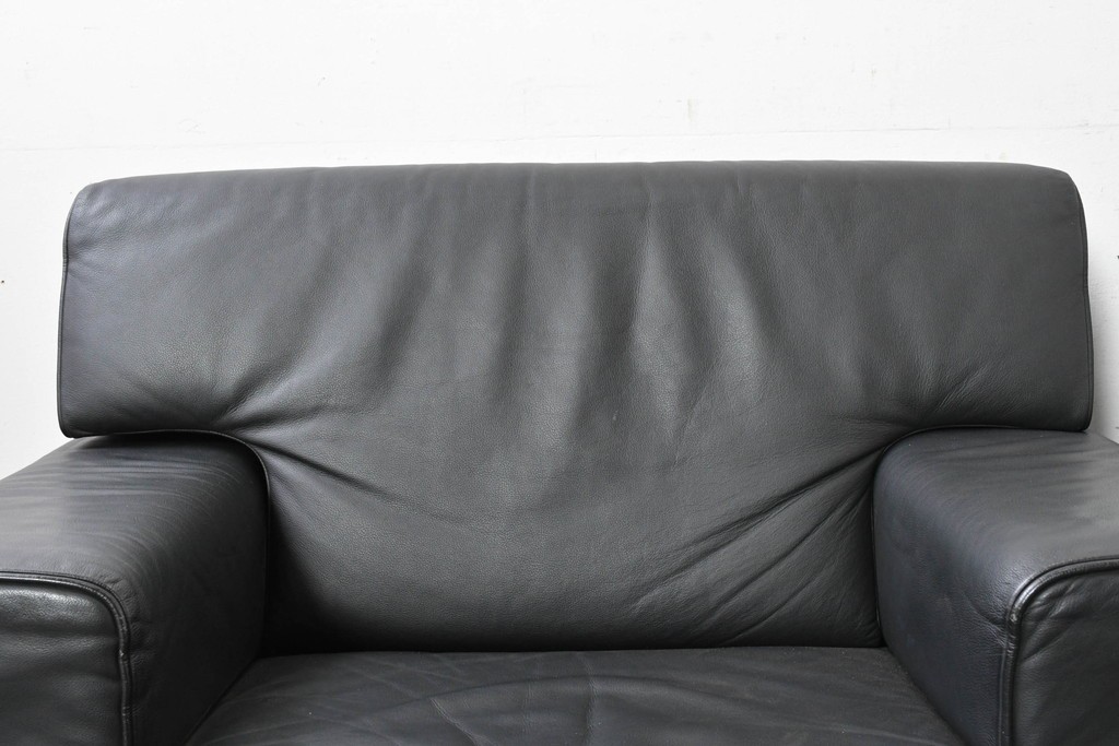 中古　美品　天童木工 最高級ライン　どっしりとしたボリューム感が魅力のT-7230WB-BLイージーチェア2脚セット　定価(2脚合計)約200万円　(R-087023)