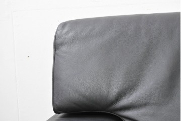 中古　美品　天童木工 最高級ライン　どっしりとしたボリューム感が魅力のT-7230WB-BLイージーチェア2脚セット　定価(2脚合計)約200万円　(R-087023)