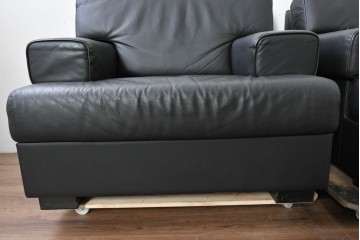 中古　美品　天童木工 最高級ライン　どっしりとしたボリューム感が魅力のT-7230WB-BLイージーチェア2脚セット　定価(2脚合計)約200万円　(R-087023)