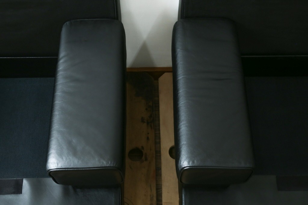 中古　美品　天童木工　T-7230WB-BL　最高級ラインのイージーチェア2脚セット　定価(2脚合計)約200万円　(R-087023)