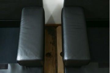 中古　美品　天童木工　T-7230WB-BL　最高級ラインのイージーチェア2脚セット　定価(2脚合計)約200万円　(R-087023)