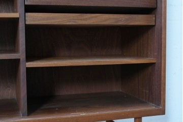 デンマークヴィンテージ　チーク材　収納力に優れたシンプルデザインのサイドキャビネット　(R-087024)