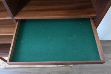 デンマークヴィンテージ　チーク材　収納力に優れたシンプルデザインのサイドキャビネット　(R-087024)