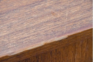 デンマークヴィンテージ　チーク材　収納力に優れたシンプルデザインのサイドキャビネット　(R-087024)