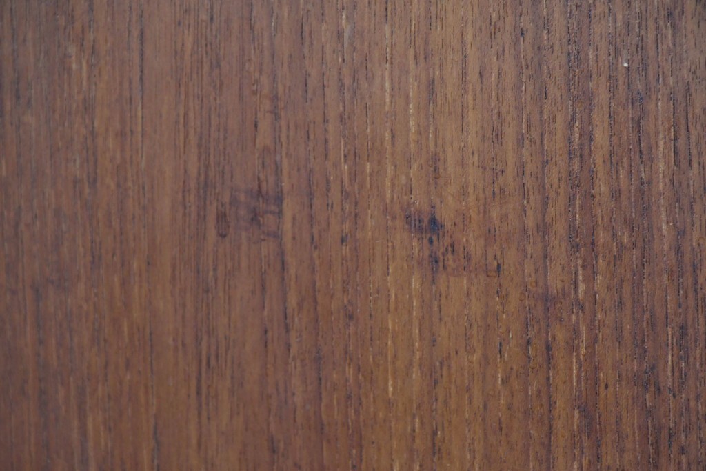 デンマークヴィンテージ　チーク材　収納力に優れたシンプルデザインのサイドキャビネット　(R-087024)