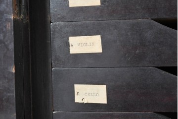 和製アンティーク　薄型引き出しが並ぶレコードケース　(R-087025)