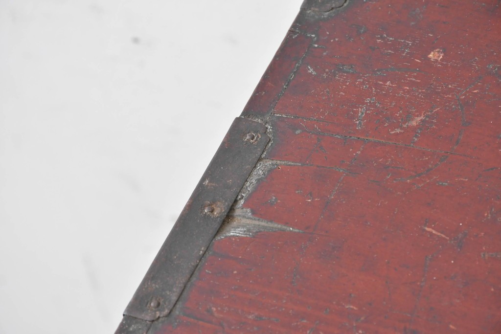 和製アンティーク　明治大正期　前面欅(ケヤキ)材　重厚な鉄金具と横桟戸が存在感を放つ松本帳場箪笥　(R-087027)