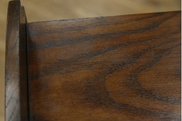 イギリスアンティーク　希少サイズ!!　オーク材　繊細な彫刻が目を引くブックシェルフ　(R-087029)
