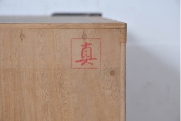 中古　桐匠　柏政衛作　総桐材　重厚な金具が目を引く加茂総桐箪笥　定価推定約60万円から70万円　(R-087030)