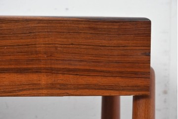 デンマークヴィンテージ　Arne Wahl Iversen(アルネ・ウォール・イヴァーセン)　ローズウッド材　遊び心あるデザインのプランターチェスト　(R-087033)