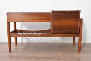 デンマークヴィンテージ　Arne Wahl Iversen(アルネ・ウォール・イヴァーセン)　ローズウッド材　遊び心あるデザインのプランターチェスト　(R-087033)