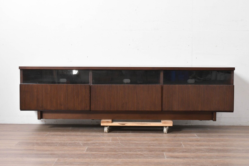 中古　美品　a.flat(エーフラット)　アジアンモダン　縦リブデザインが印象的なテレビボード　(R-087034)
