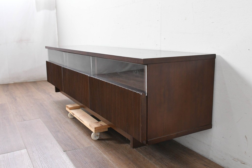 中古　美品　a.flat(エーフラット)　アジアンモダン　縦リブデザインが印象的なテレビボード　(R-087034)