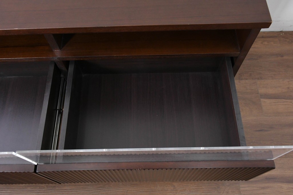 中古　美品　a.flat(エーフラット)　アジアンモダン　縦リブデザインが印象的なテレビボード　(R-087034)