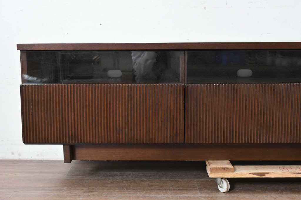 中古　美品　a.flat(エーフラット)　アジアンモダン　縦リブデザインが印象的なテレビボード　(R-087034)