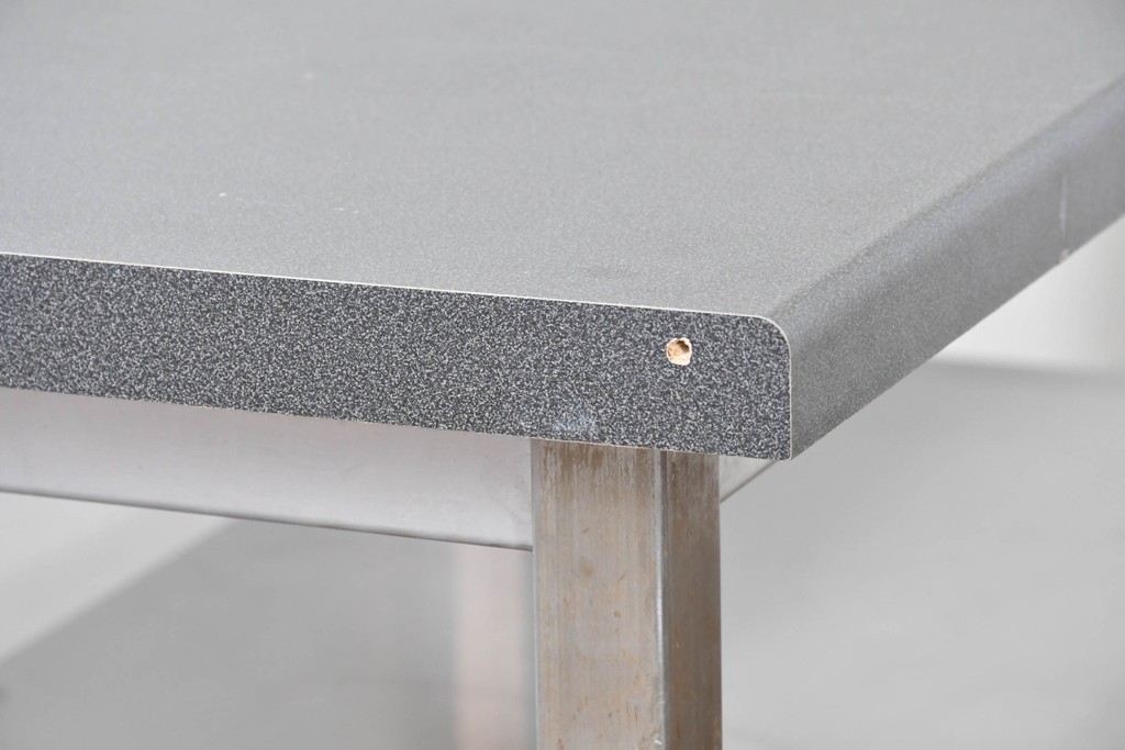 中古　希少な廃番品　IKEA(イケア)　希少モデル　しっかりとした作りのステンレスシェルフ　(R-087035)