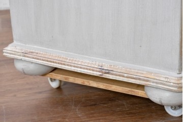 中古　美品　サラグレース(Sarah Grace)取り扱い　BLANC D'IVOIRE(ブランディボワール)　フレンチクラシックのチェスト　定価約22万円　(R-087036)