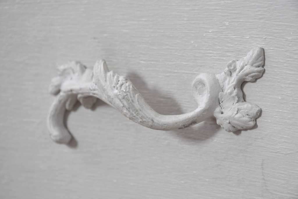 中古　美品　サラグレース(Sarah Grace)取り扱い　BLANC D'IVOIRE(ブランディボワール)　フレンチクラシックのチェスト　定価約22万円　(R-087036)