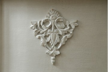 中古　美品　サラグレース(Sarah Grace)取り扱い　BLANC D'IVOIRE(ブランディボワール)　フレンチクラシックのチェスト　定価約22万円　(R-087036)