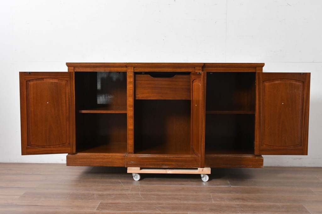 中古　DREXEL HERITAGE JAPAN(ドレクセルヘリテイジジャパン)　Triune(トライユン)　マホガニー材　クラシカルなサイドボード　(R-087038)