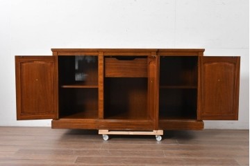 中古　DREXEL HERITAGE JAPAN(ドレクセルヘリテイジジャパン)　Triune(トライユン)　マホガニー材　クラシカルなサイドボード　(R-087038)