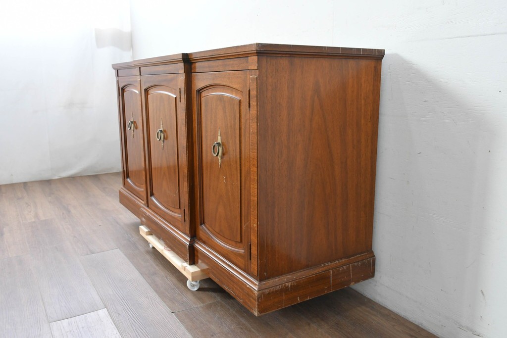 中古　DREXEL HERITAGE JAPAN(ドレクセルヘリテイジジャパン)　Triune(トライユン)　マホガニー材　クラシカルなサイドボード　(R-087038)