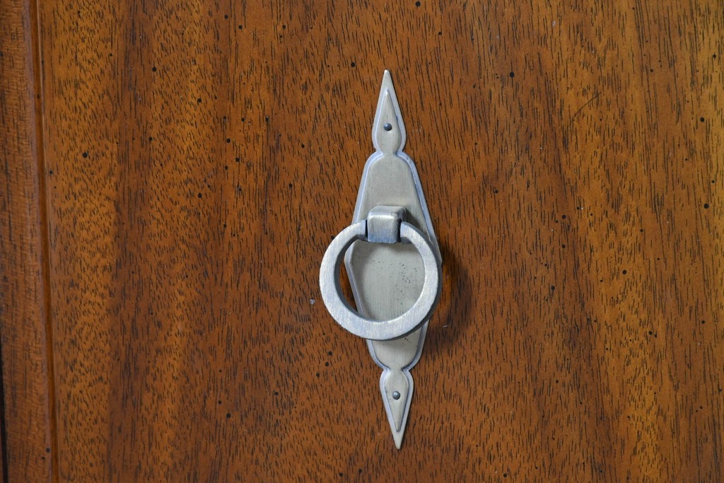 中古　DREXEL HERITAGE JAPAN(ドレクセルヘリテイジジャパン)　Triune(トライユン)　マホガニー材　クラシカルなサイドボード　(R-087038)