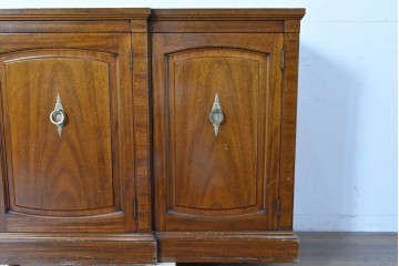 中古　DREXEL HERITAGE JAPAN(ドレクセルヘリテイジジャパン)　Triune(トライユン)　マホガニー材　クラシカルなサイドボード　(R-087038)