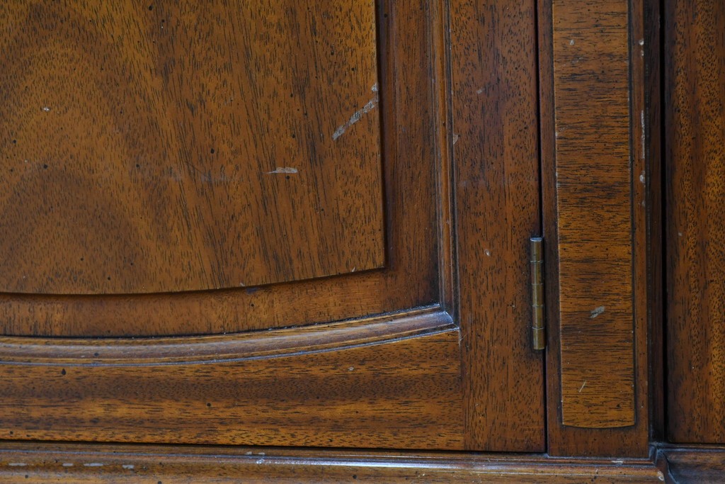 中古　DREXEL HERITAGE JAPAN(ドレクセルヘリテイジジャパン)　Triune(トライユン)　マホガニー材　クラシカルなサイドボード　(R-087038)